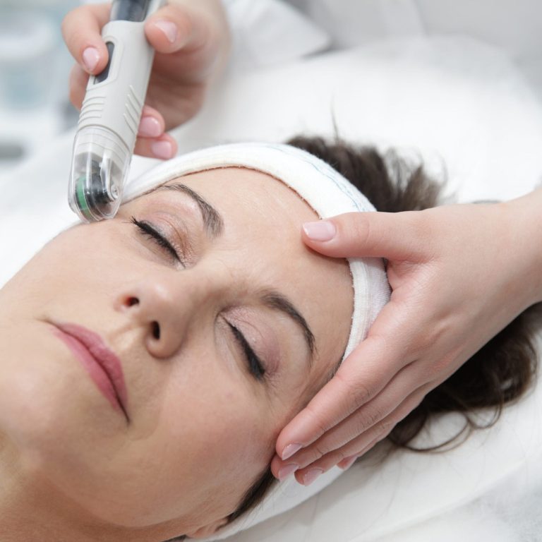 Blog-post_tretmani-lica-min-scaled